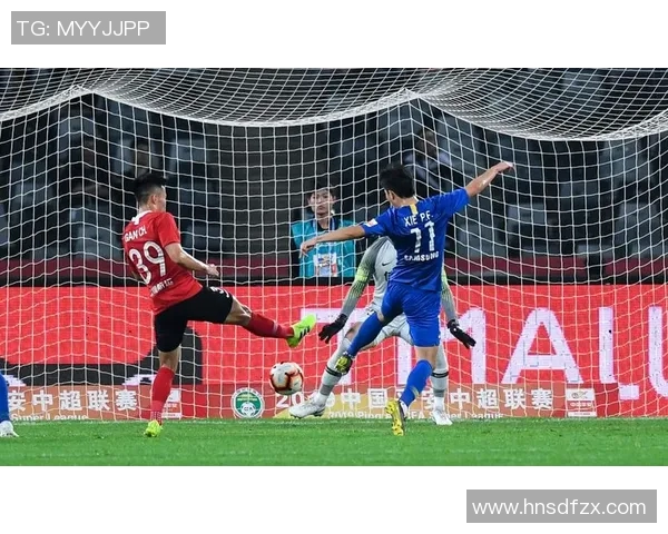 深圳佳兆业与大连队的较量展现足球魅力与激情的巅峰对决