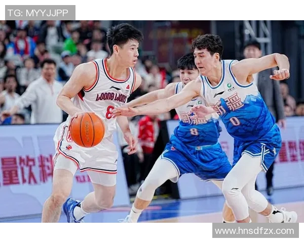 曾凡博的篮球之路：从青涩少年到耀眼明星的成长历程