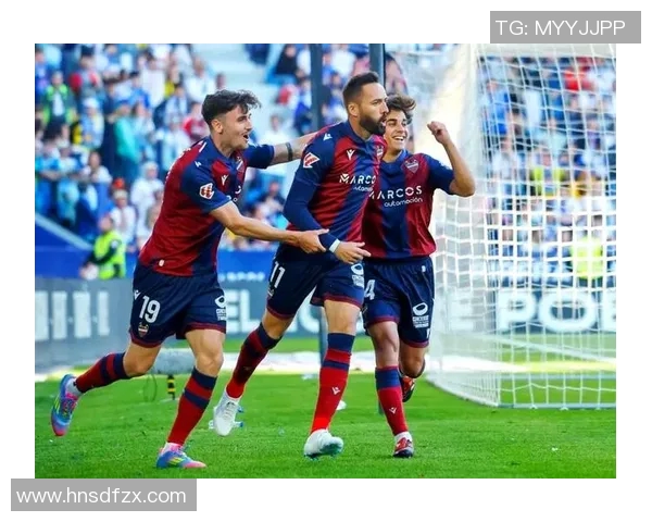 莱万领衔球队新征程期待再创辉煌展现无与伦比的足球魅力与实力